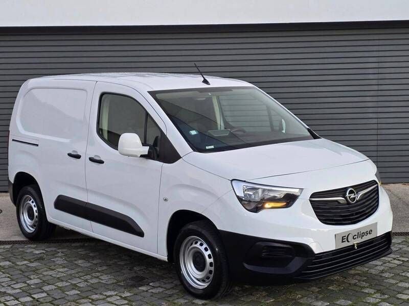 Branco Usado 2020 Opel Combo Monovolume | € 14.800 (Preço justo) - Imagem 1/4