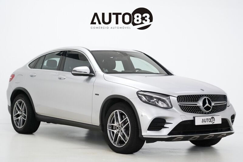 Cinza Usado 2018 Mercedes GLC350 AMG line Coupé | € 39.990 - Imagem 1/4