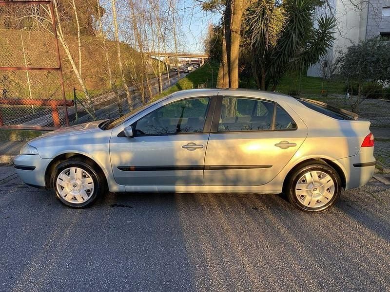 Usado 2003 Renault Laguna II Sedan | € 2.750 (Caro) - Imagem 1/4