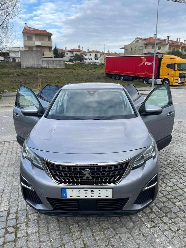 Cinzento Usado 2019 Peugeot 3008 SUV | € 14.250 (Super Preço) - Imagem 1/4