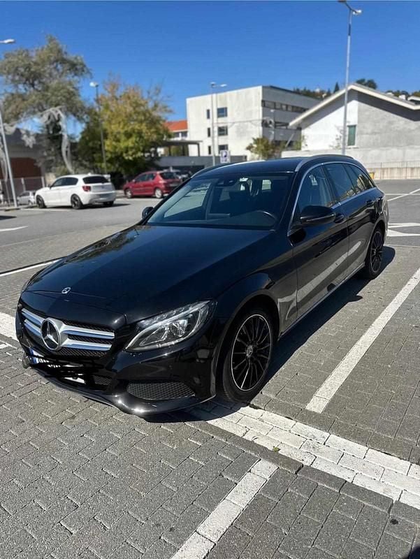 Preto Usado 2017 Mercedes 200 | € 17.900 - Imagem 1/4