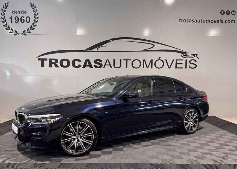 Azul Usado 2019 BMW 530 Sedan | € 37.500 - Imagem 1/4