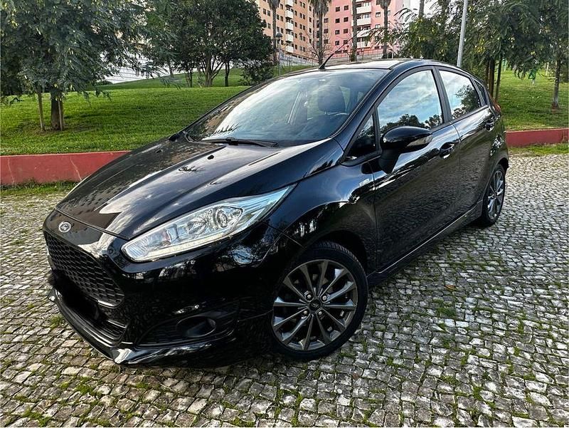 Usado 2017 Ford Fiesta ST-Line Sedan | € 10.900 - Imagem 1/4