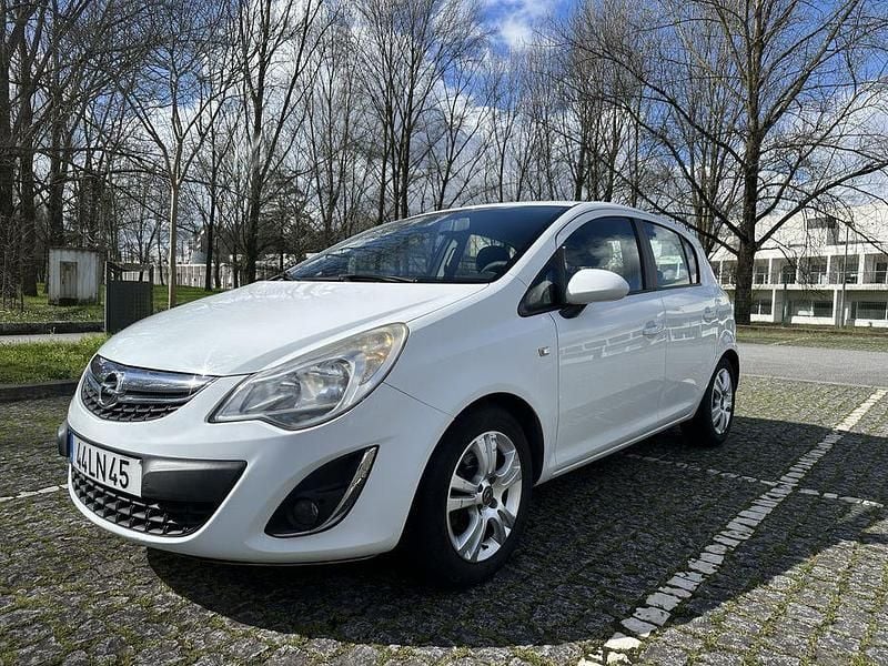 Usado 2011 Opel Corsa Sedan | € 5.500 (Preço justo) - Imagem 1/4