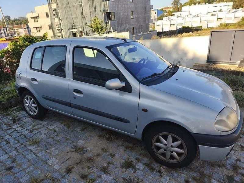 Usado 2000 Renault Clio II Sedan | € 1.500 (Preço justo) - Imagem 1/4