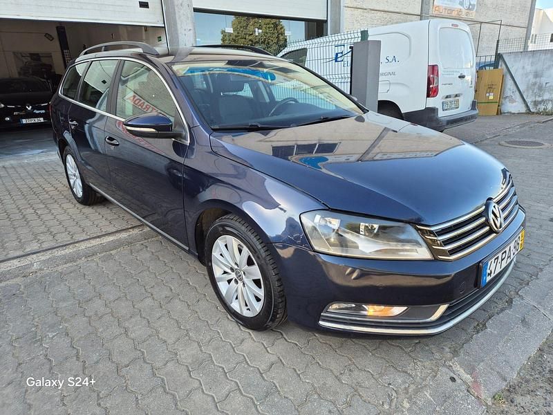 Usado VW Passat 105 HP (77 kW) 2014 Azul Carrinha