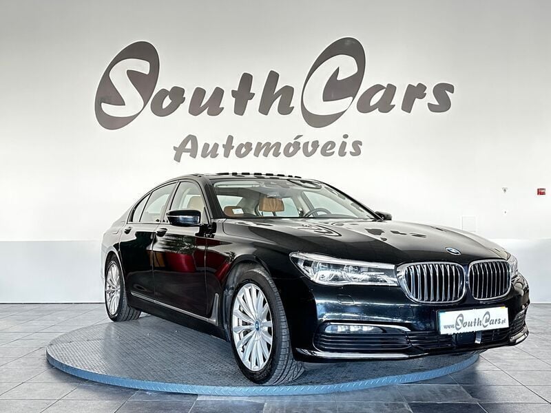 Preto Usado 2018 BMW 740 iPerformance Sedan | € 29.990 - Imagem 1/4
