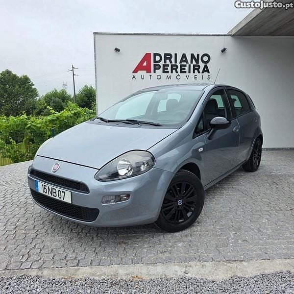 Cinza Usado 2012 Fiat Punto Easy Citadino | € 6.900 (Preço justo) - Imagem 1/1