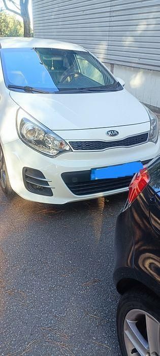 Usado 2015 Kia Rio Sedan | € 5.000 - Imagem 1/4