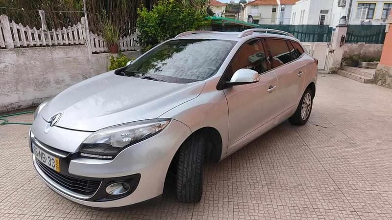 Cinzento Usado 2012 Renault Mégane GrandTour Carrinha | € 6.000 (Preço justo) - Imagem 1/4