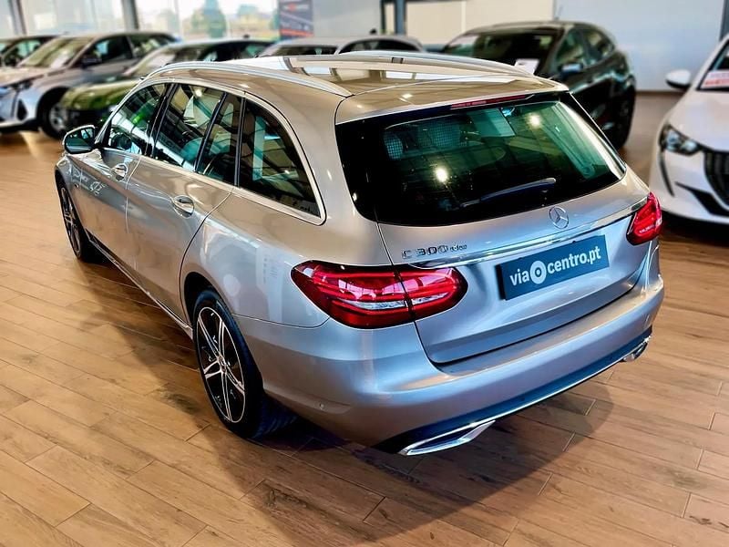 Usado Mercedes C300 Exclusive 306 HP (225 kW) 2020 Outro Carrinha