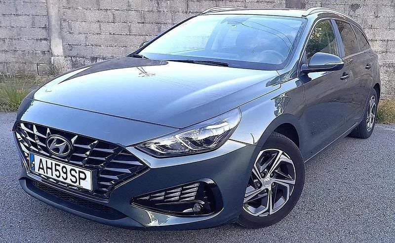 Usado Hyundai i30 Style 120 HP (88 kW) 2021 Cinza antracite Carrinha