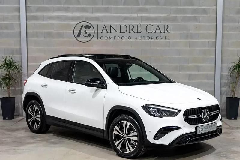 Usado Mercedes GLA250 Progressive 218 HP (160 kW) 2024 Branco SUV