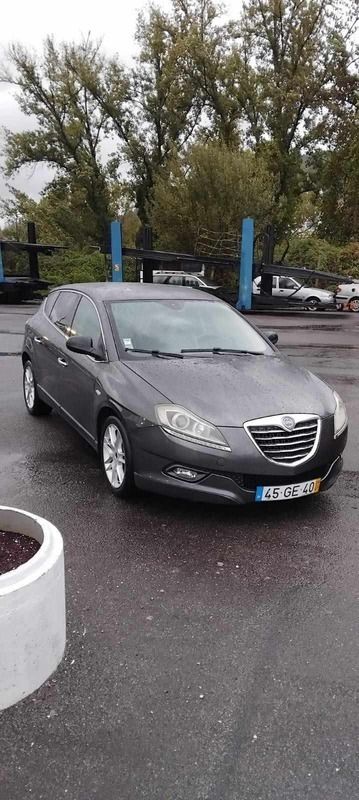 Cinzento Usado 2008 Lancia Delta | € 6.500 - Imagem 1/4