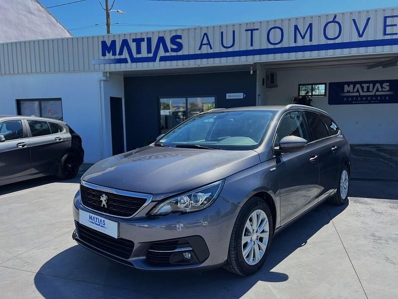 Cinza Usado 2018 Peugeot 308 Style Carrinha | € 13.900 (Preço justo) - Imagem 1/4