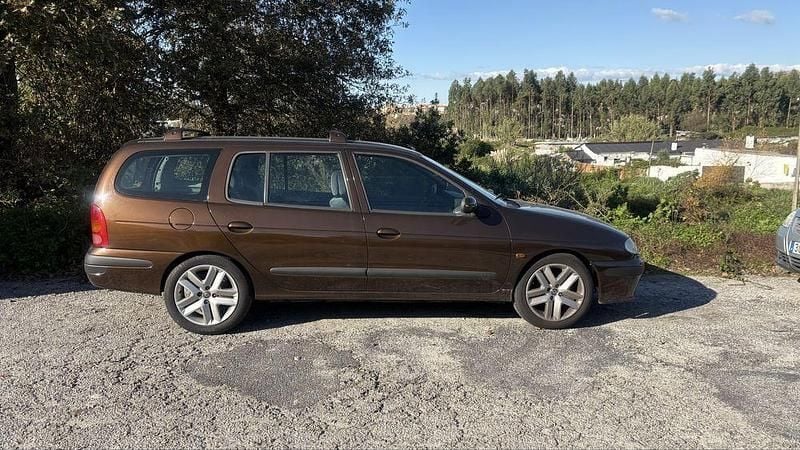 Usado 2002 Renault Mégane II Carrinha | € 1.300 (Preço justo) - Imagem 1/4
