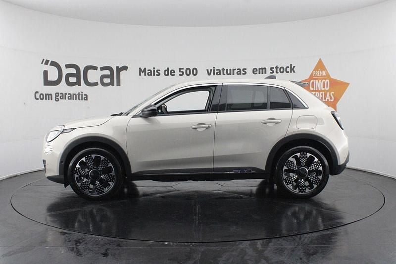 Usado Fiat 600 La Prima 114 kW (156 HP) 2024 Bege SUV