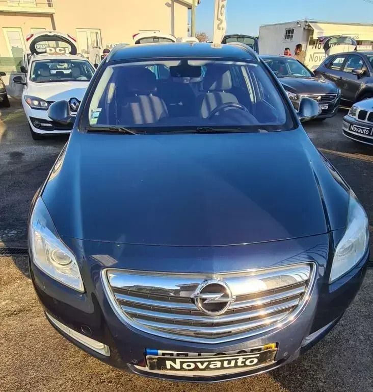 Usado Opel Insignia Sport 160 HP (117 kW) 2010 Azul Carrinha
