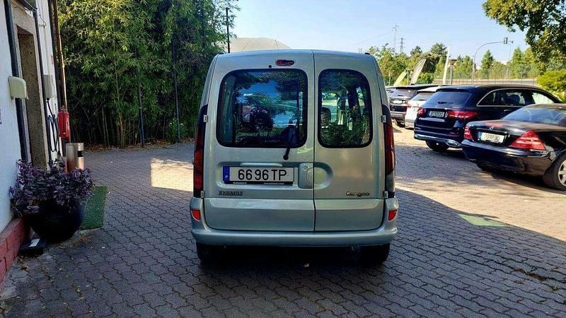 Usado Renault Kangoo Expression 65 HP (47 kW) 2002 Cinzento Monovolume