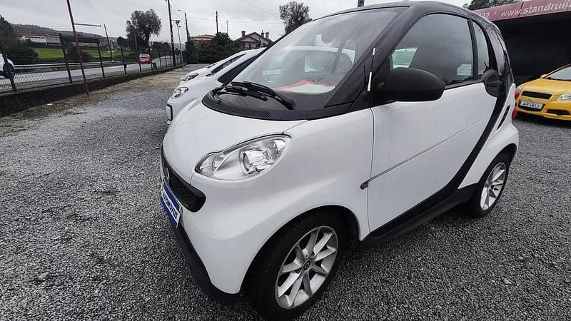 Branco Usado 2013 Smart ForTwo Coupé Pulse Coupé | € 7.778 - Imagem 1/4