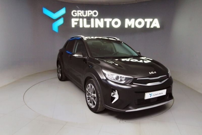 Usado Kia Stonic 100 HP (73 kW) 2024 Preto SUV