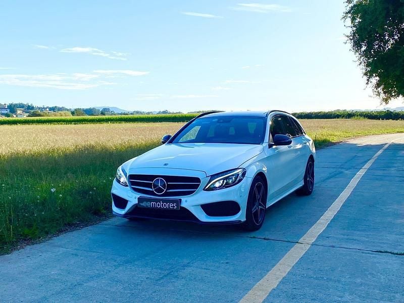 Branco Usado 2017 Mercedes C250 AMG line Carrinha | € 23.900 - Imagem 1/4