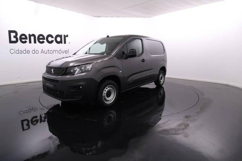 Cinzento Usado 2023 Peugeot Partner Monovolume | € 20.950 (Caro) - Imagem 1/4