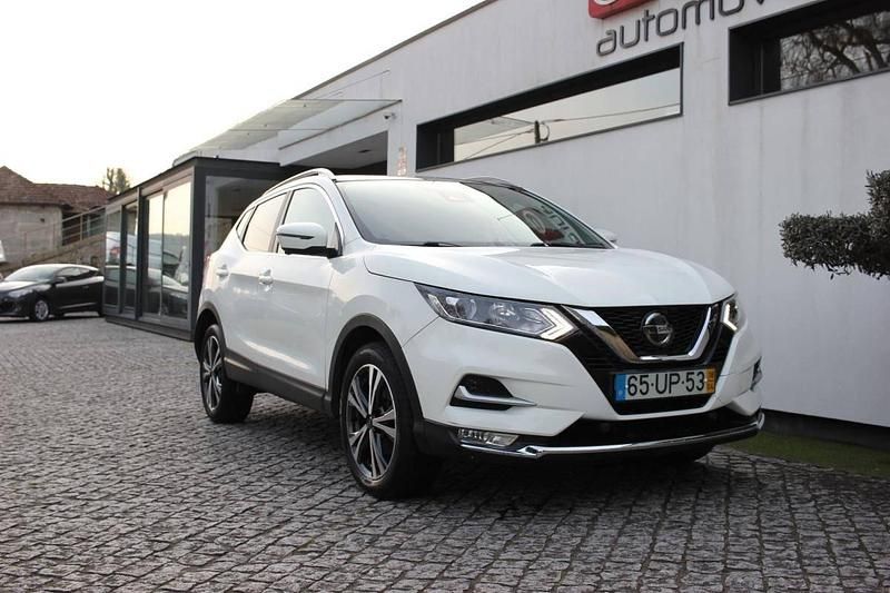 Usado Nissan Qashqai N-Connecta 110 HP (80 kW) 2018 Branco SUV