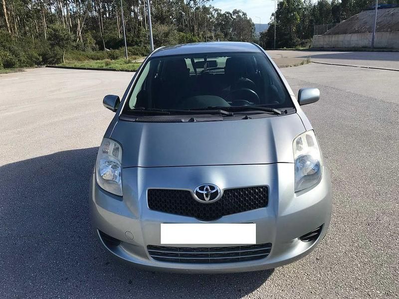 Usado 2008 Toyota Yaris Sedan | € 6.000 (Preço justo) - Imagem 1/4