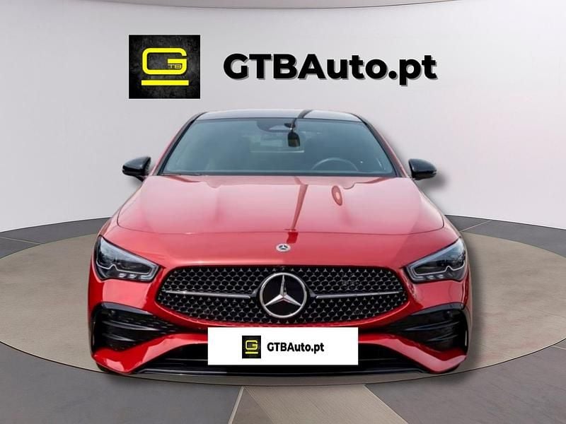 Vermelho Usado 2024 Mercedes CLA250 AMG line Sedan | € 46.499 - Imagem 1/4