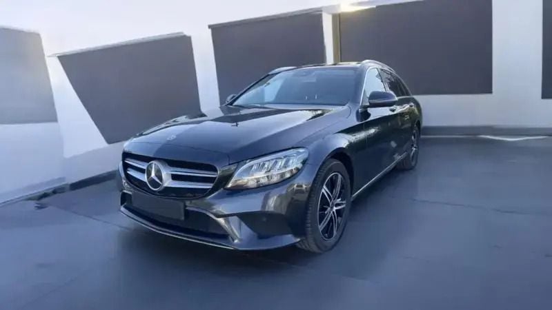 Usado Mercedes C220 194 HP (142 kW) 2020 Cinzento Sedan