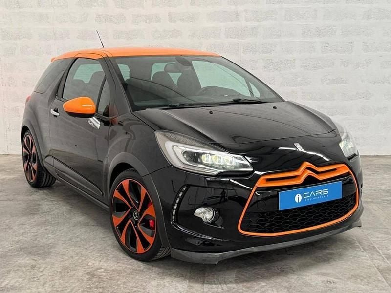 Preto Usado 2015 DS Automobiles DS3 | € 16.000 - Imagem 1/4