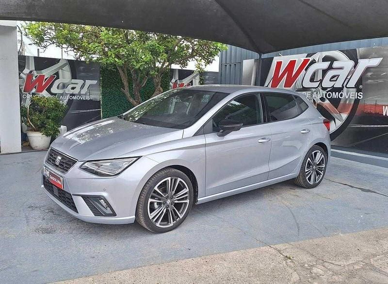 Cinza Usado 2024 Seat Ibiza FR | € 18.950 (Preço justo) - Imagem 1/4