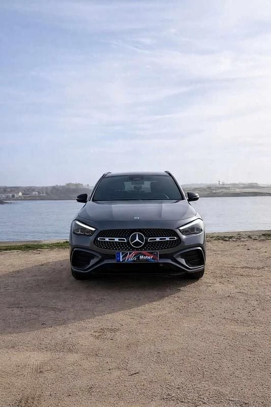 Usado Mercedes GLA180 116 HP (85 kW) 2024 Cinzento SUV