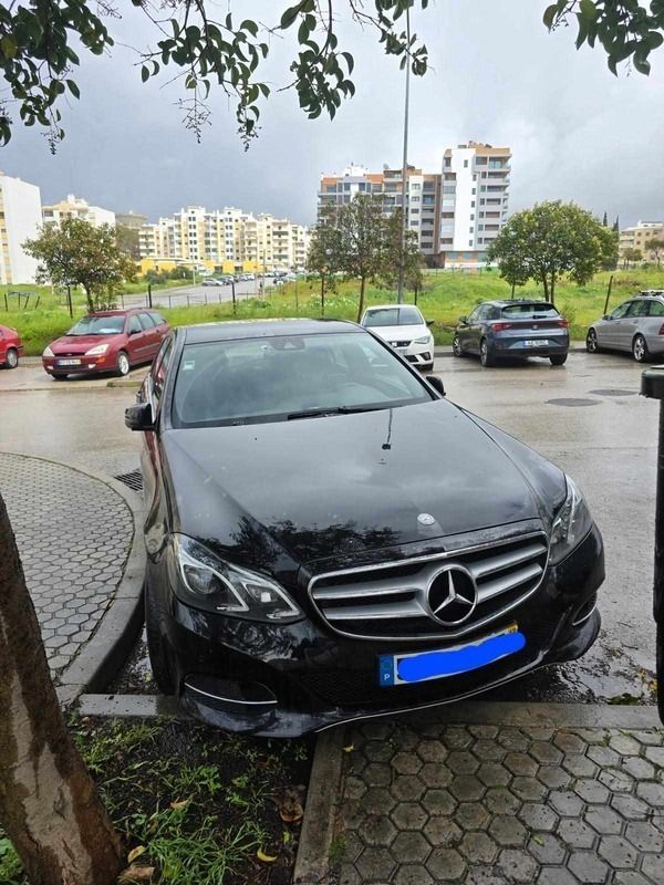 Preto Usado 2013 Mercedes E220 Sedan | € 19.900 (Preço elevado) - Imagem 1/4