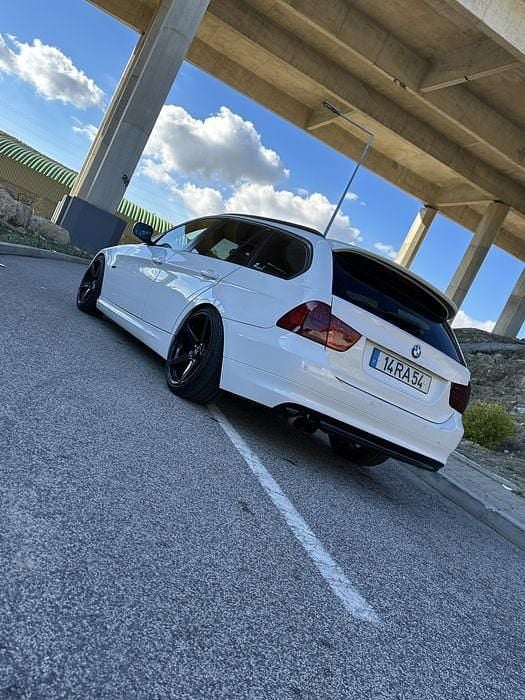 Usado 2011 BMW 320 Sedan | € 9.000 (Bom preço) - Imagem 1/4