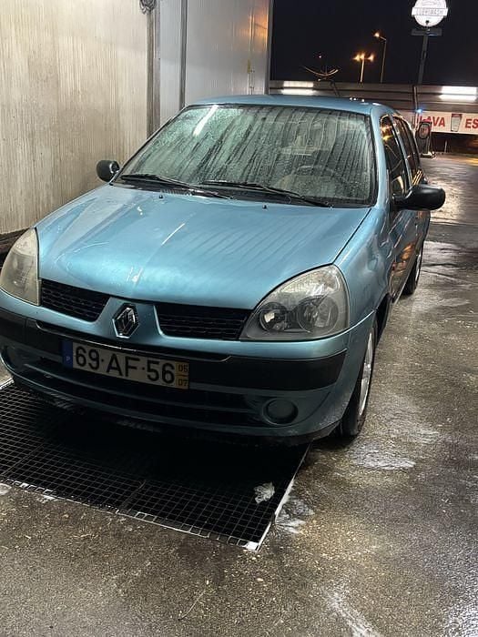 Usado 2005 Renault Clio II Sedan | € 1.500 (Bom preço) - Imagem 1/4
