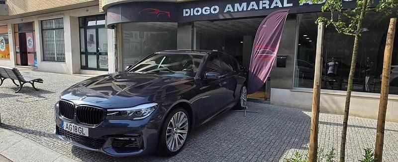 Cinzento Usado 2016 BMW 730 Sedan | € 25.900 - Imagem 1/4