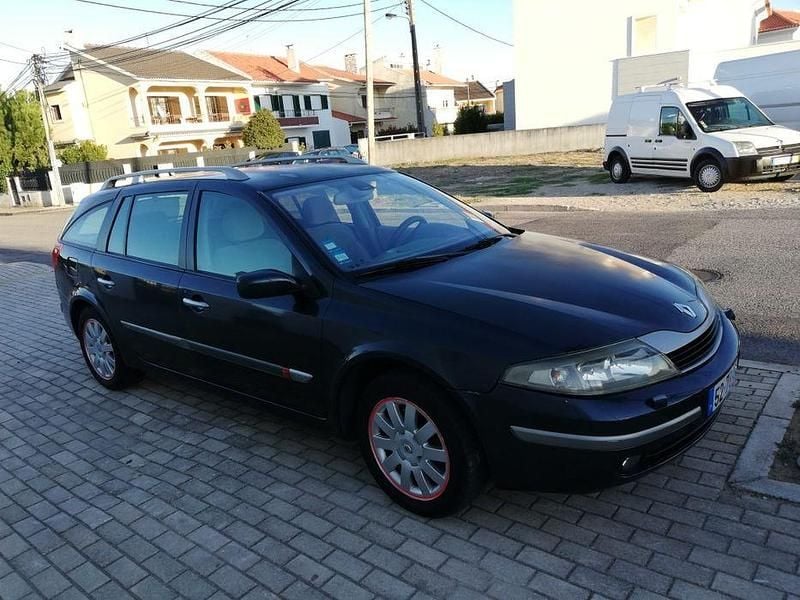 Usado 2002 Renault Laguna II Sedan | € 2.400 (Caro) - Imagem 1/4