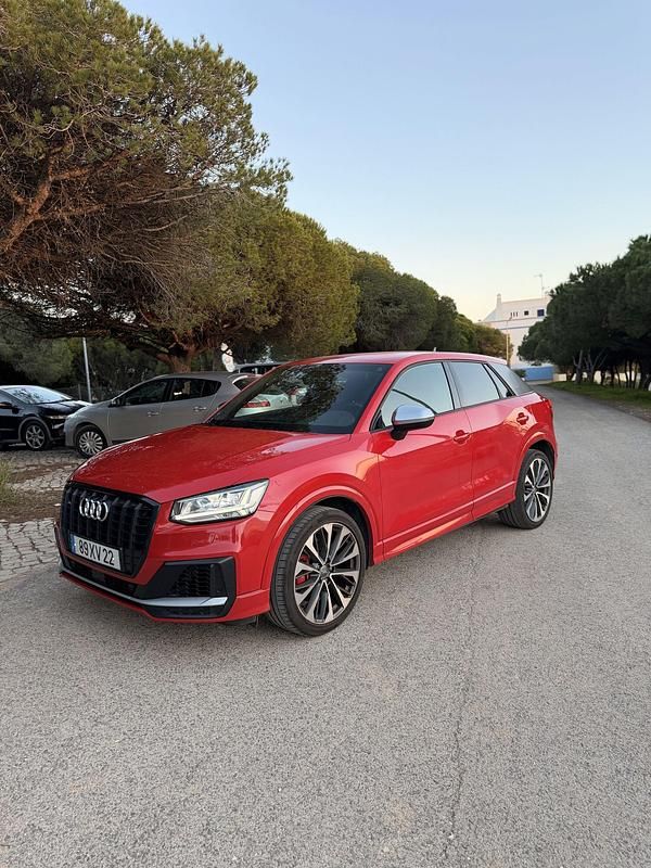 Usado Audi SQ2 Performance 300 HP (220 kW) 2019 Vermelho SUV