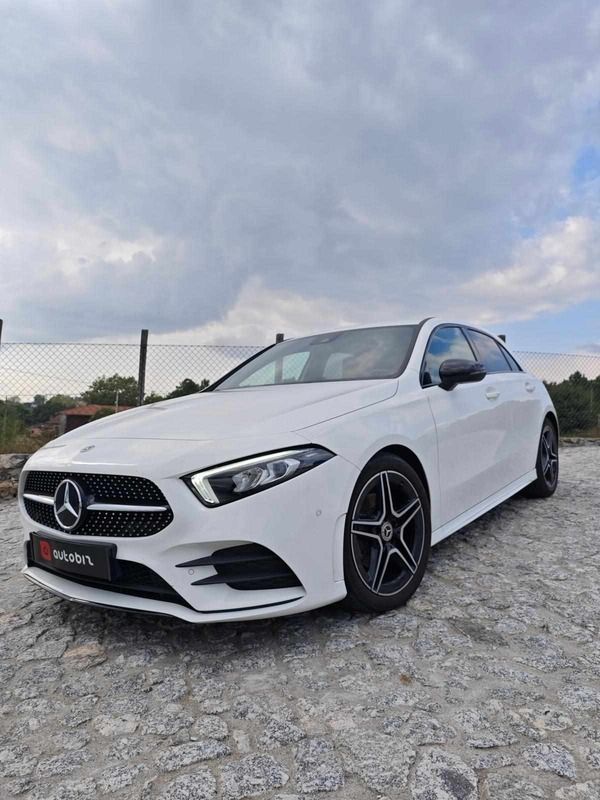 Branco Usado 2021 Mercedes A180 AMG | € 32.490 (Preço justo) - Imagem 1/4