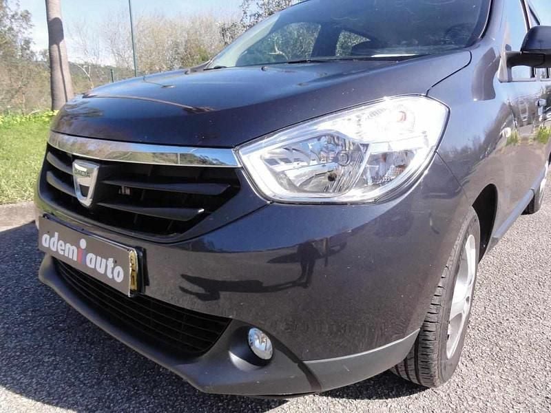 Usado Dacia Lodgy 116 HP (85 kW) 2016 Cinzento Monovolume