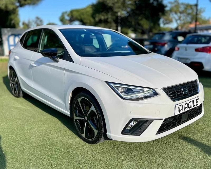 Branco Usado 2023 Seat Ibiza Citadino | € 18.850 (Preço justo) - Imagem 1/4