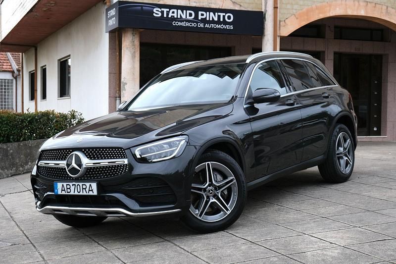Cinza Usado 2020 Mercedes GLC300 SUV | € 40.900 - Imagem 1/4