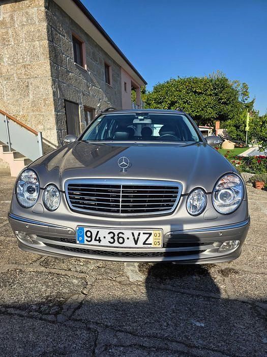 Usado 2003 Mercedes 220 Sedan | € 15.000 - Imagem 1/4