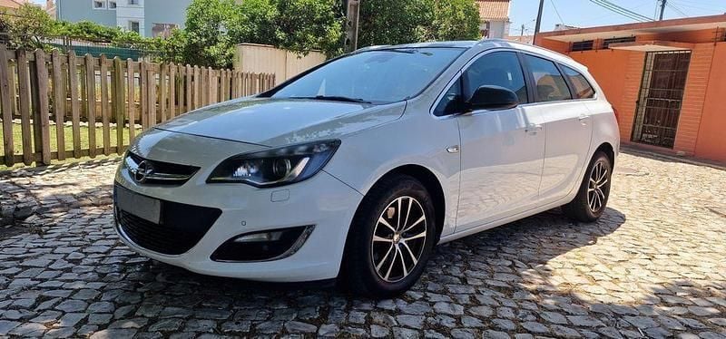 Usado 2013 Opel Astra Sedan | € 3.750 (Bom preço) - Imagem 1/4