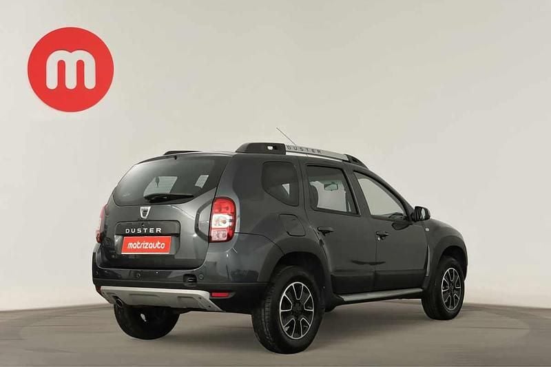 Usado Dacia Duster 110 HP (80 kW) 2016 Cinzento SUV