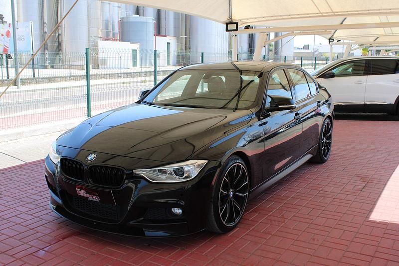 Preto Usado 2015 BMW 318 Sedan | € 20.900 - Imagem 1/4