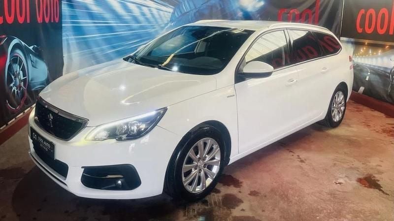 Branco Usado 2020 Peugeot 308 Style Carrinha | € 13.999 (Bom preço) - Imagem 1/4