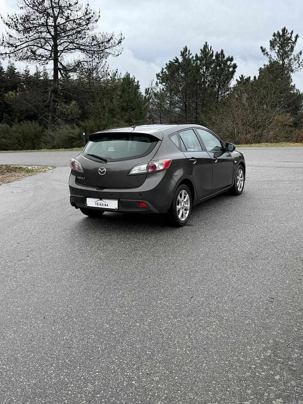 Usado Mazda 3 109 HP (80 kW) 2009 Cinzento Sedan